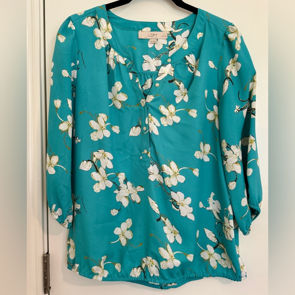 Beautiful Teal Floral Top